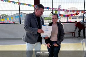Munic&iacute;pio entrega matr&iacute;culas dos im&oacute;veis aos moradores do S&atilde;o Jos&eacute; II