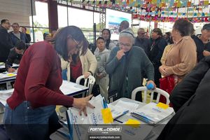 Munic&iacute;pio entrega matr&iacute;culas dos im&oacute;veis aos moradores do S&atilde;o Jos&eacute; II