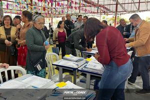 Munic&iacute;pio entrega matr&iacute;culas dos im&oacute;veis aos moradores do S&atilde;o Jos&eacute; II