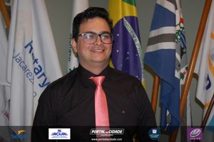 Bruno Guideli toma posse como presidente do Rotary Club de Jacarezinho