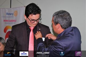 Bruno Guideli toma posse como presidente do Rotary Club de Jacarezinho