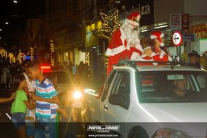 Despedida do Papai Noel no com&eacute;rcio de Jacarezinho