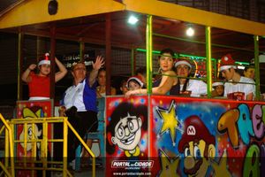 Despedida do Papai Noel no com&eacute;rcio de Jacarezinho