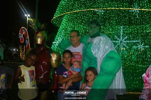 Despedida do Papai Noel no com&eacute;rcio de Jacarezinho
