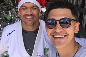 Clovis o Papai Noel de kimono de Louveira, entregou 100 cestas b&aacute;sicas e 300 presentes