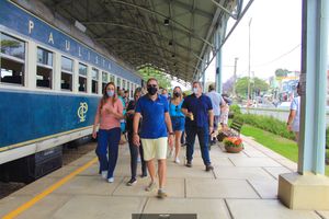 Passeio de trem tur&iacute;stico 