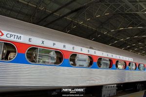 Passeio de trem tur&iacute;stico 
