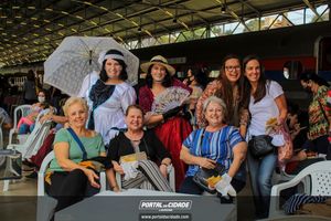 Passeio de trem tur&iacute;stico 