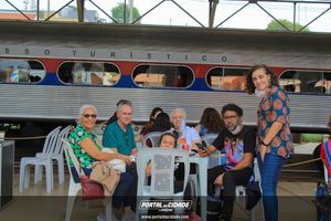 Passeio de trem tur&iacute;stico 