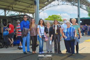 Passeio de trem tur&iacute;stico 
