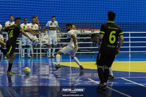 Semifinal do Futsal Amador-Chamados  X   J Cabelereiro 