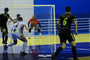 Semifinal do Futsal Amador-Chamados  X   J Cabelereiro 