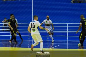 Semifinal do Futsal Amador-Chamados  X   J Cabelereiro 