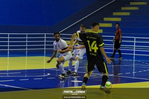 Semifinal do Futsal Amador-Chamados  X   J Cabelereiro 