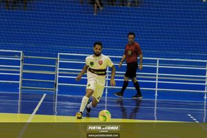 Semifinal do Futsal Amador-Chamados  X   J Cabelereiro 