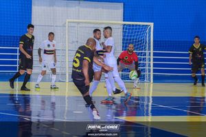 Semifinal do Futsal Amador-Chamados  X   J Cabelereiro 