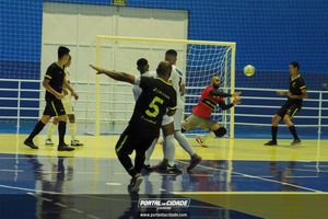 Semifinal do Futsal Amador-Chamados  X   J Cabelereiro 