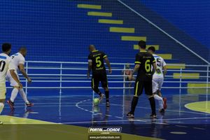 Semifinal do Futsal Amador-Chamados  X   J Cabelereiro 