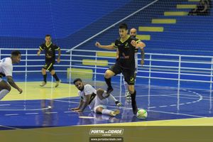 Semifinal do Futsal Amador-Chamados  X   J Cabelereiro 