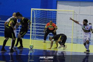 Semifinal do Futsal Amador-Chamados  X   J Cabelereiro 