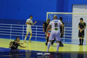 Semifinal do Futsal Amador-Chamados  X   J Cabelereiro 