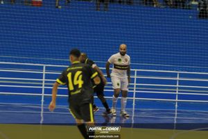 Semifinal do Futsal Amador-Chamados  X   J Cabelereiro 