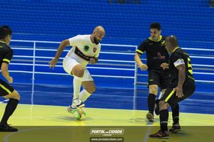Semifinal do Futsal Amador-Chamados  X   J Cabelereiro 