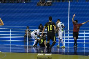 Semifinal do Futsal Amador-Chamados  X   J Cabelereiro 