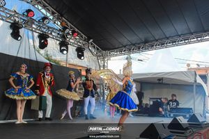 Natal na Pra&ccedil;a da Bica 