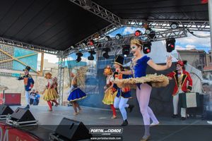 Natal na Pra&ccedil;a da Bica 