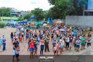 Natal na Pra&ccedil;a da Bica 