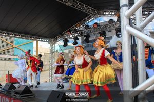 Natal na Pra&ccedil;a da Bica 