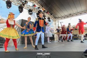 Natal na Pra&ccedil;a da Bica 