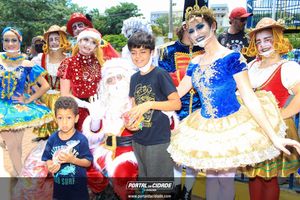 Natal na Pra&ccedil;a da Bica 