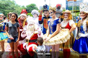 Natal na Pra&ccedil;a da Bica 