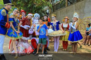 Natal na Pra&ccedil;a da Bica 