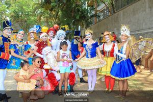 Natal na Pra&ccedil;a da Bica 