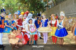Natal na Pra&ccedil;a da Bica 