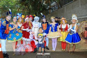 Natal na Pra&ccedil;a da Bica 