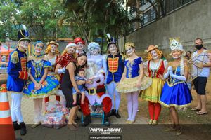 Natal na Pra&ccedil;a da Bica 