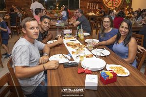Metru's Pizzaria: Point do fim de semana