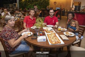Metru's Pizzaria: Point do fim de semana