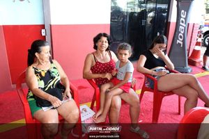 Dona Lia faz alegria da crian&ccedil;ada na sede do Bombeiro Municipal