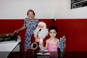 Dona Lia faz alegria da crian&ccedil;ada na sede do Bombeiro Municipal
