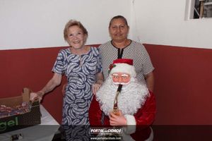Dona Lia faz alegria da crian&ccedil;ada na sede do Bombeiro Municipal