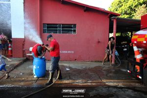 Dona Lia faz alegria da crian&ccedil;ada na sede do Bombeiro Municipal