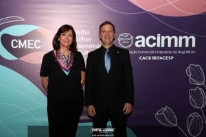 Vilma Dellafina assume o CMEC em evento na ACIMM