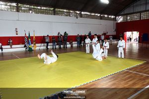 Inaugura&ccedil;&atilde;o da revitaliza&ccedil;&atilde;o do gin&aacute;sio da Vila Dias