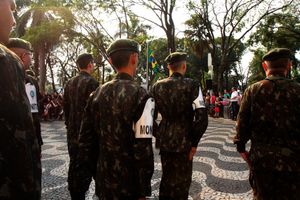 Desfile  C&iacute;vico e Hasteamento das Bandeiras no dia da Independ&ecirc;ncia