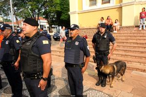 Desfile  C&iacute;vico e Hasteamento das Bandeiras no dia da Independ&ecirc;ncia